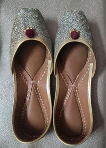 SET OF 2 JUTTIS