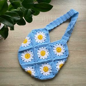 Pink Crochet Daisy Shoulder Bag