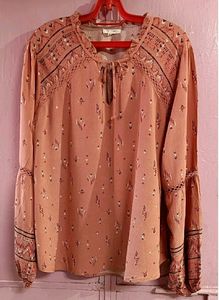 Branded Top With Pretty Colour N Beautiful Sleeves... Suitable For Summer