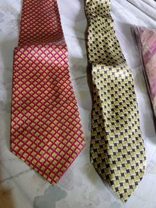 Classic Red Floral Pattern Tie combo