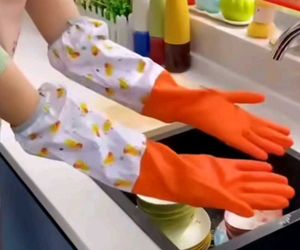 Extra long washing gloves