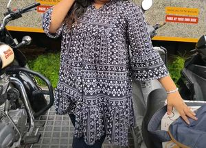 Chic Black &amp; White Printed Kurta