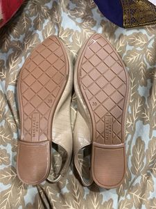 Chic Slingback Flats - Beige Crocodile Texture