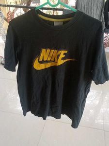 Vintage Nike bottle green tshirt