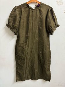 Saaki Kurta Pant Set