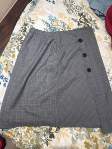 Chic Grey Plaid Wrap Skirt