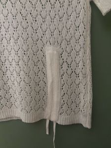Chic White Knitted V-Neck Top