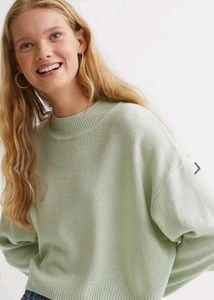 H&M Light Green Cropped Knit Sweater