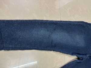 Trendy Speckled Denim Skinny Jeans with Heart Back