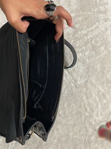 Medium Sling Bag