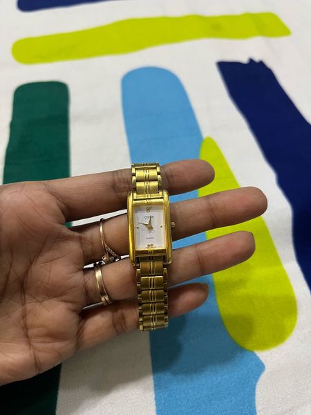 Vintage Cizer Gold-Tone Watch with Crystal Dial Vintage 1990s Casio Rookie Ladies Quartz Gold Tone Watch  main image 4