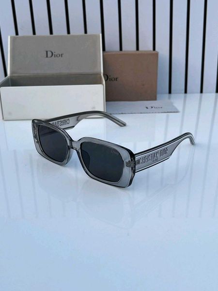 Women > Sunglasses | Dior Unisex Sunglasses First Copy | Freeup display picture 3