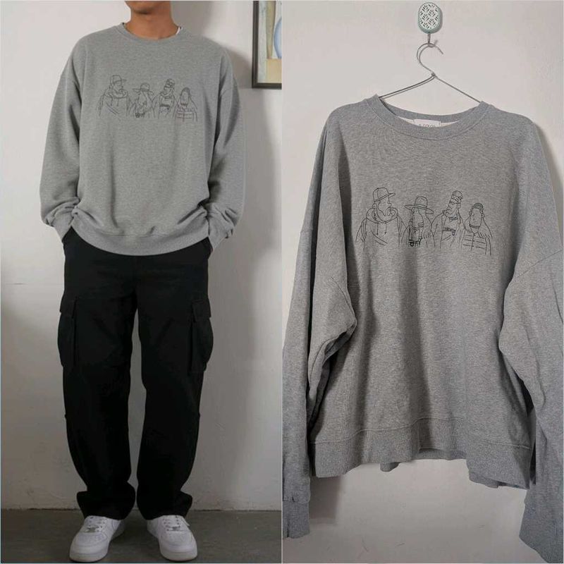 UNISEX Grey Graphic Print Sweatshirt