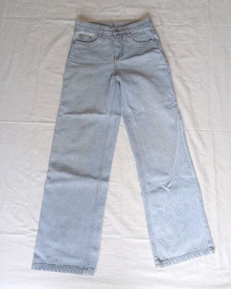 Light Wash straight fit Jeans