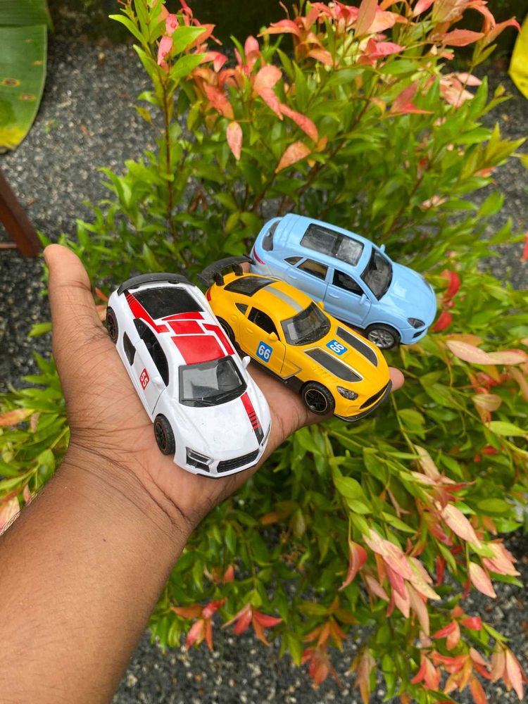 Set of 3 Toy Cars
