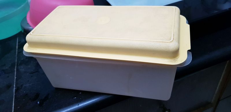 Tupperware bread box