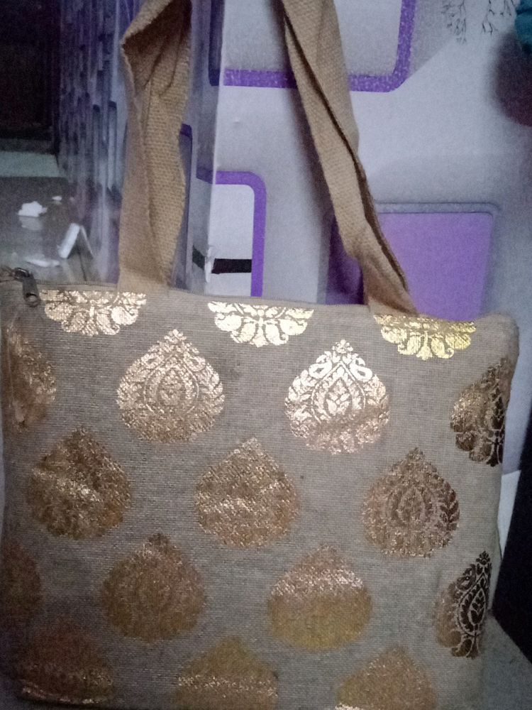 DUPATTA WITH HAND BAG