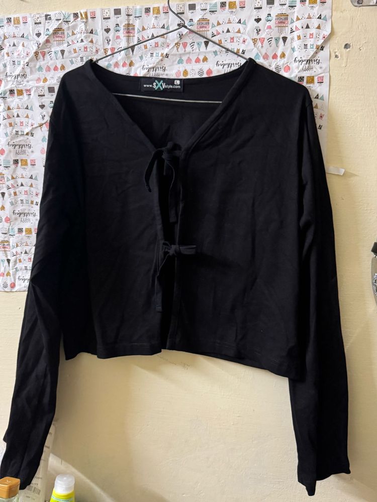 Black Tie-Front Long Sleeve Crop Top