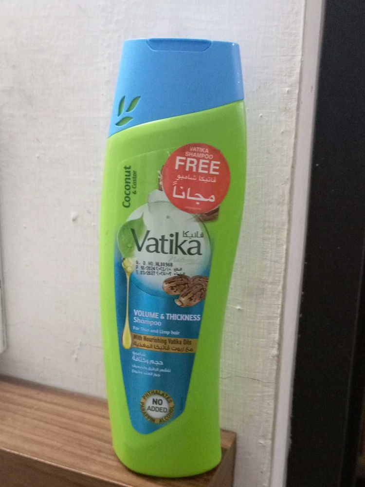 Vatika Volume &amp; Thickness Shampoo - Coconut