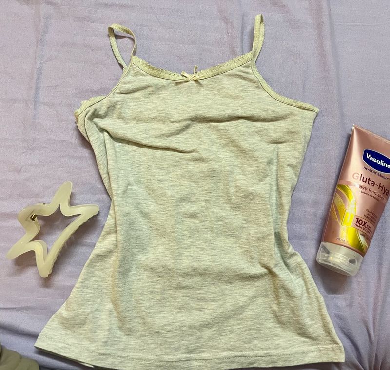 bow cami top with lace neckline 🪽