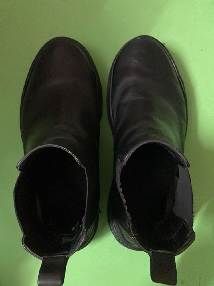 Westside Classic Black Leather Chelsea Boots