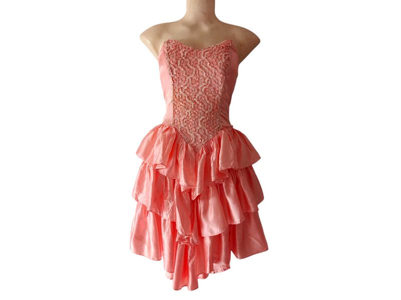 🌸 Elegant Strapless Ruffle Dress 🌸