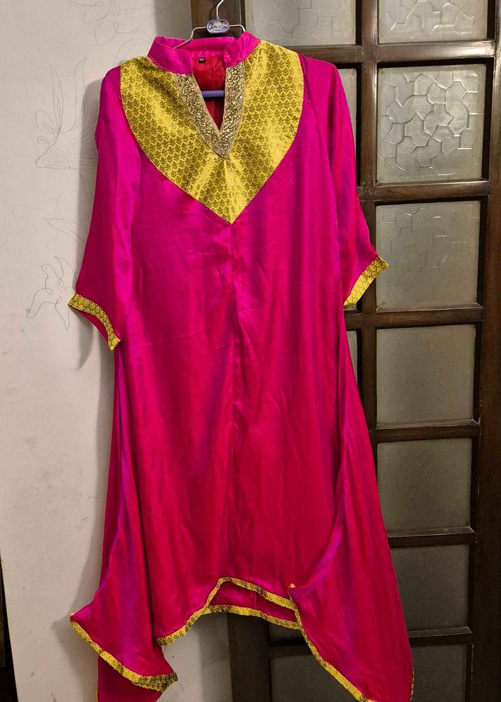 Vibrant Pink Kurta with Gold Embellishment