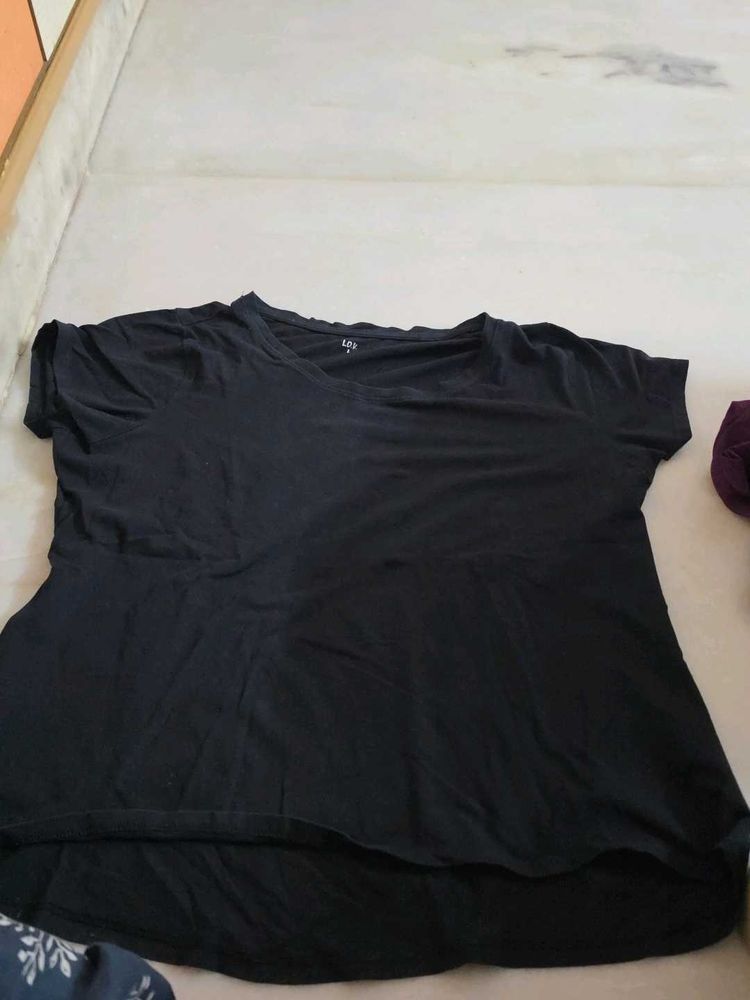 Casual black t shirt