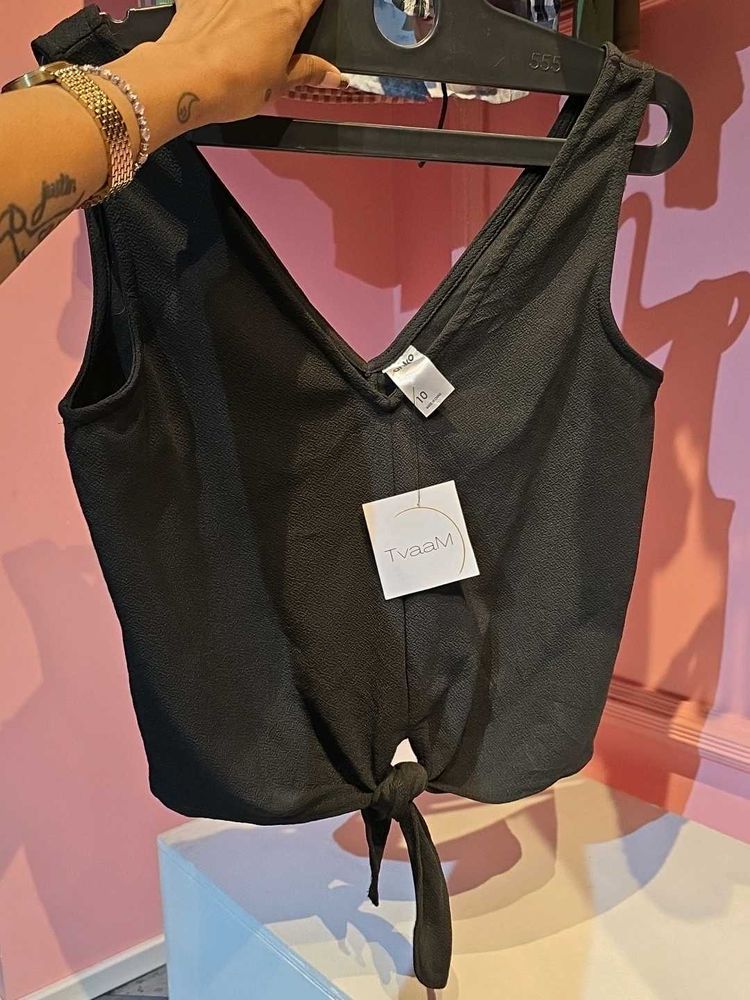 Chic Black V-Neck Tie-Front Top