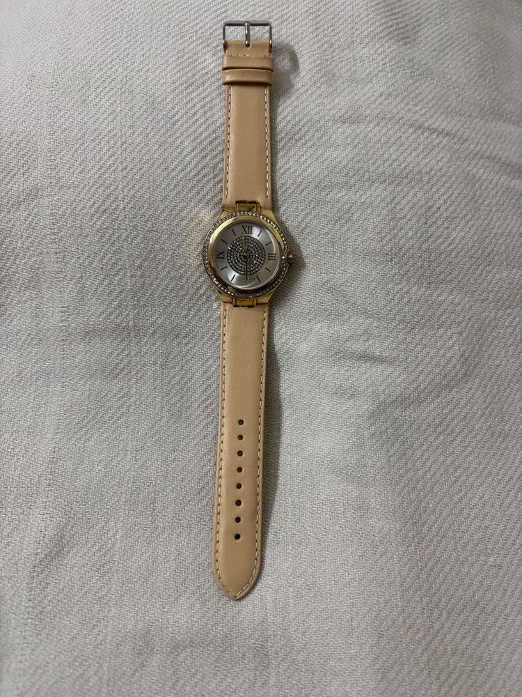 🆕Round Stone Studded with Leather Strap Watch