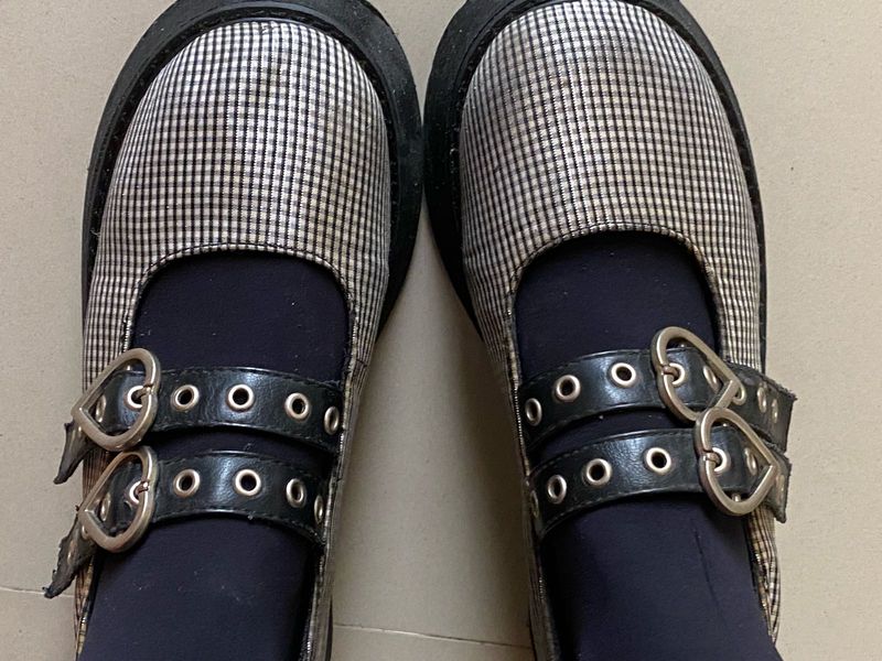 Chic Mary Jane Platform Shoes