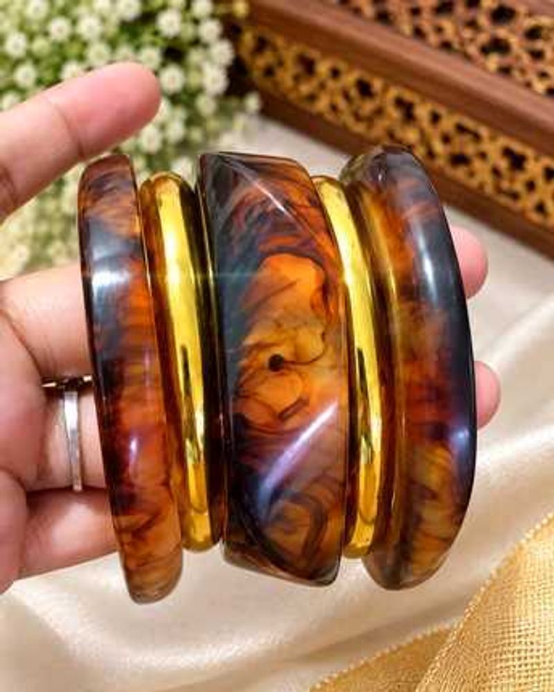 Chic Resin &amp; Gold Bangle Set