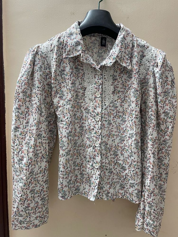 Floral Print Button-Up Puff Sleeve Top