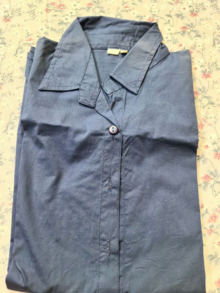 Blue formal shirt in new condition