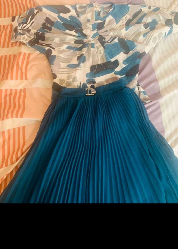 Chic Blue Pleated Dress