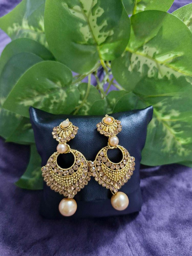 Stunning Antique Gold Earrings with Pearls