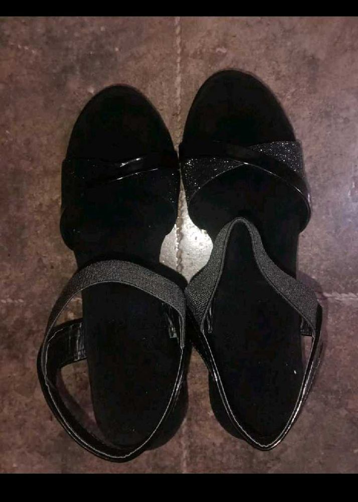 Chic Black Wedge Sandals