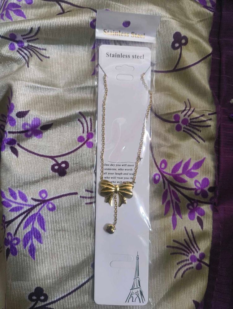 Gold Bow Pendant Necklace