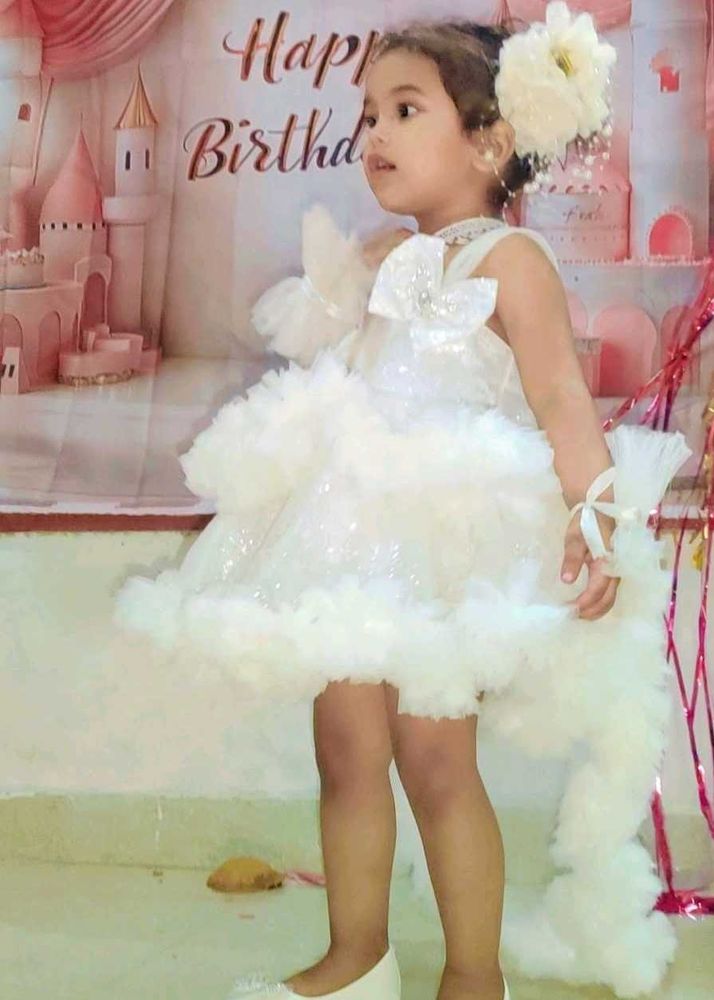 Adorable White Princess Dress with hand gloves and