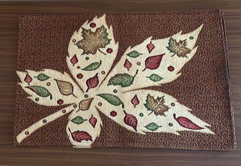 Set of 4 jacquard leaf-patterned placemats