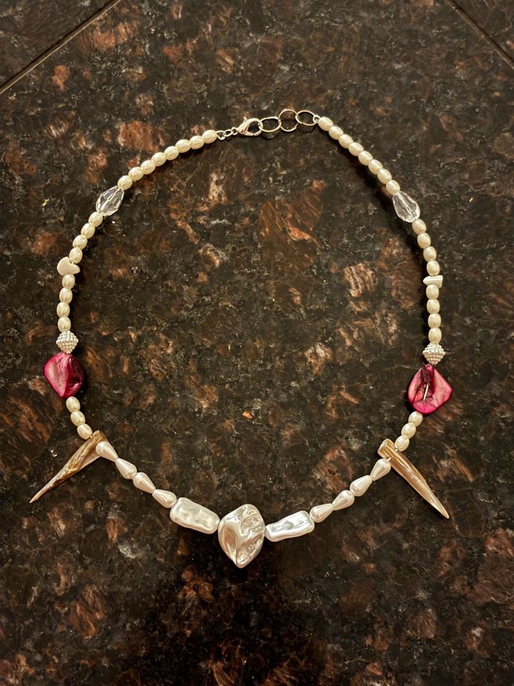 Baroque pearl necklace 🦩👛🦢🤍🦪
