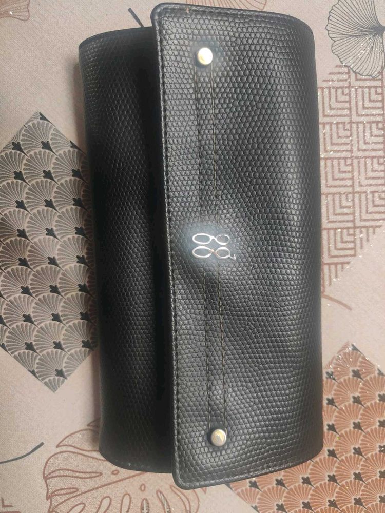 Chic Black Textured Women's Wallet