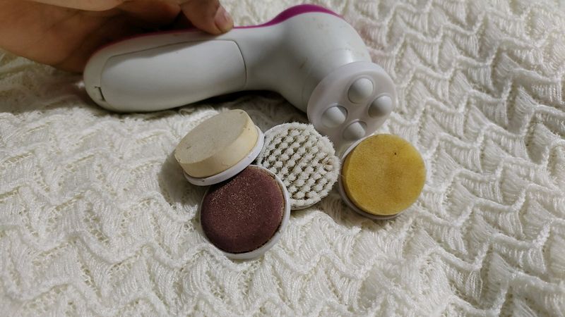 Facial Massager 🙋 Price Dropped