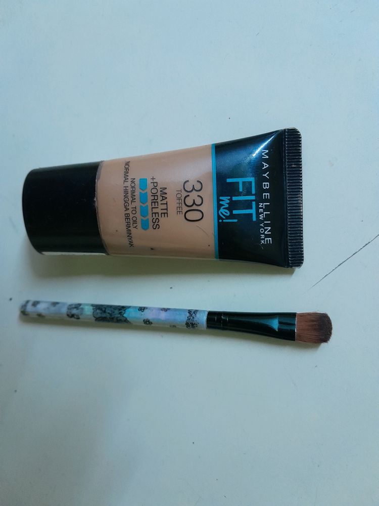 Maybelline New York Fit Me Foundation Cream With Make-Up Brush Free