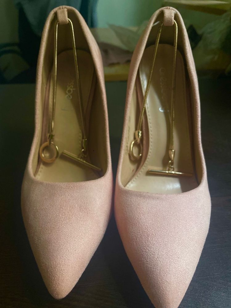 Elegant Pink Suede Heels
