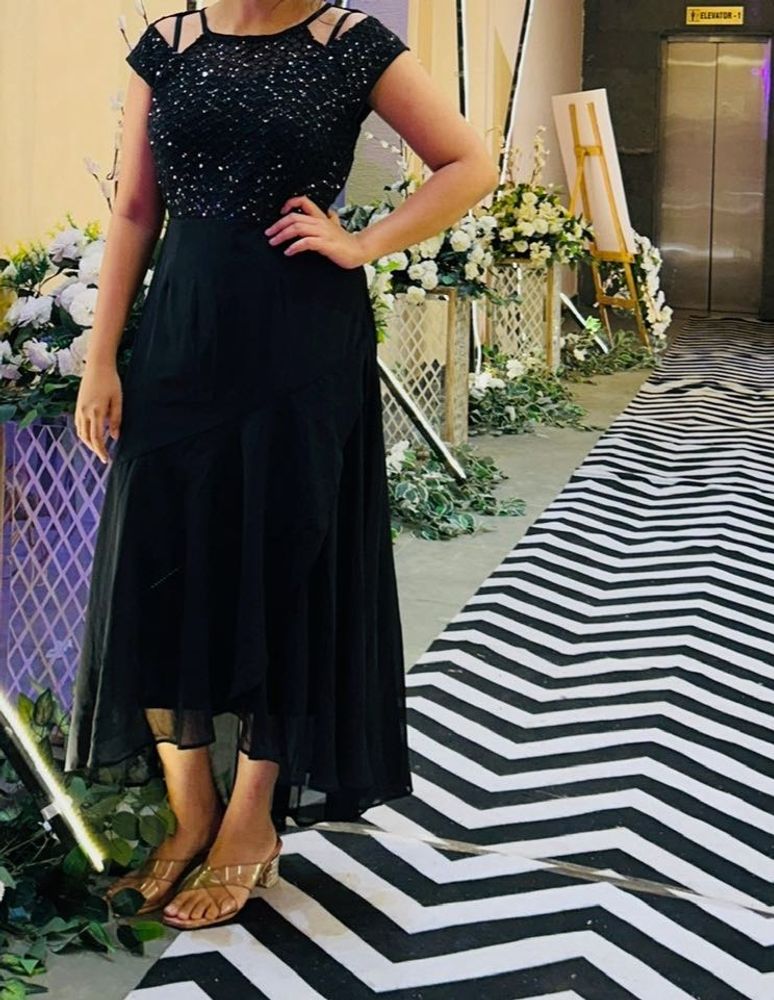 Elegant Black Sequined Gown m size