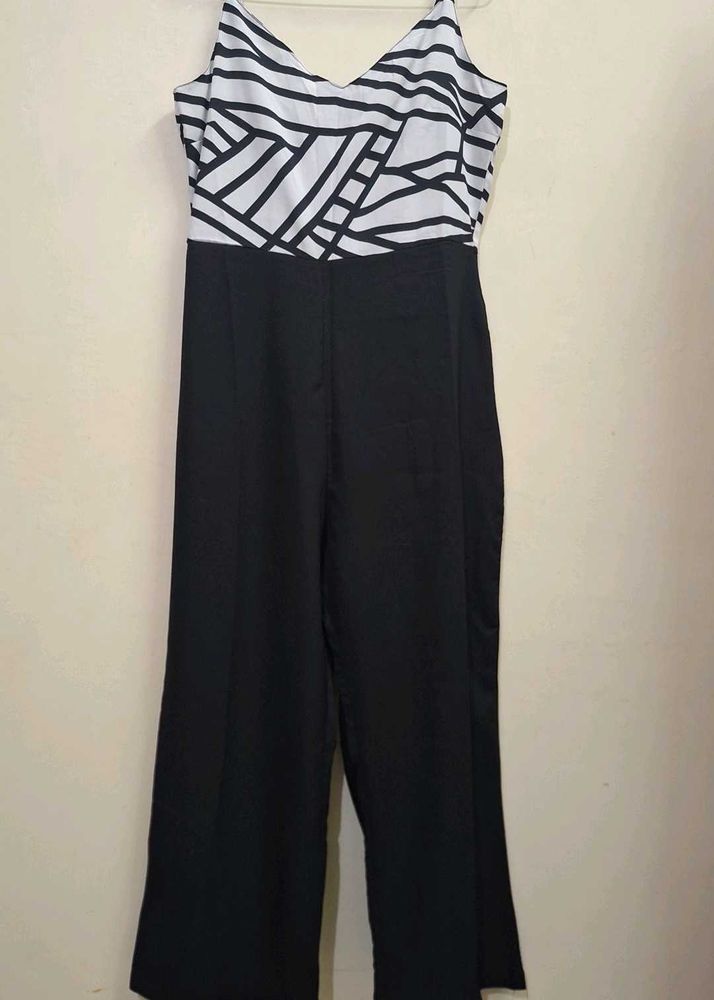 Chic Black &amp; White Jumpsuit