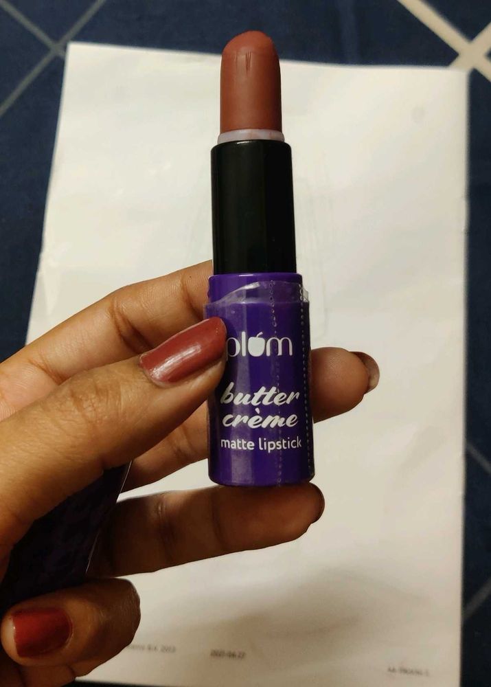 Plum Butter Lipstick And Mamaearth Lipstic