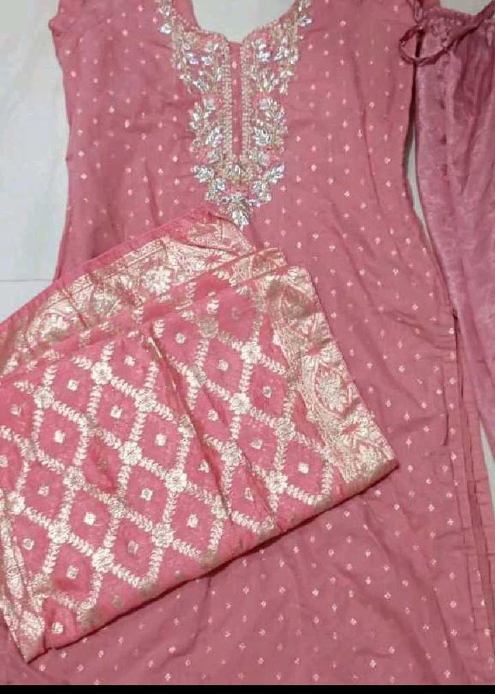 Elegant Pink Embroidered Kurta Set