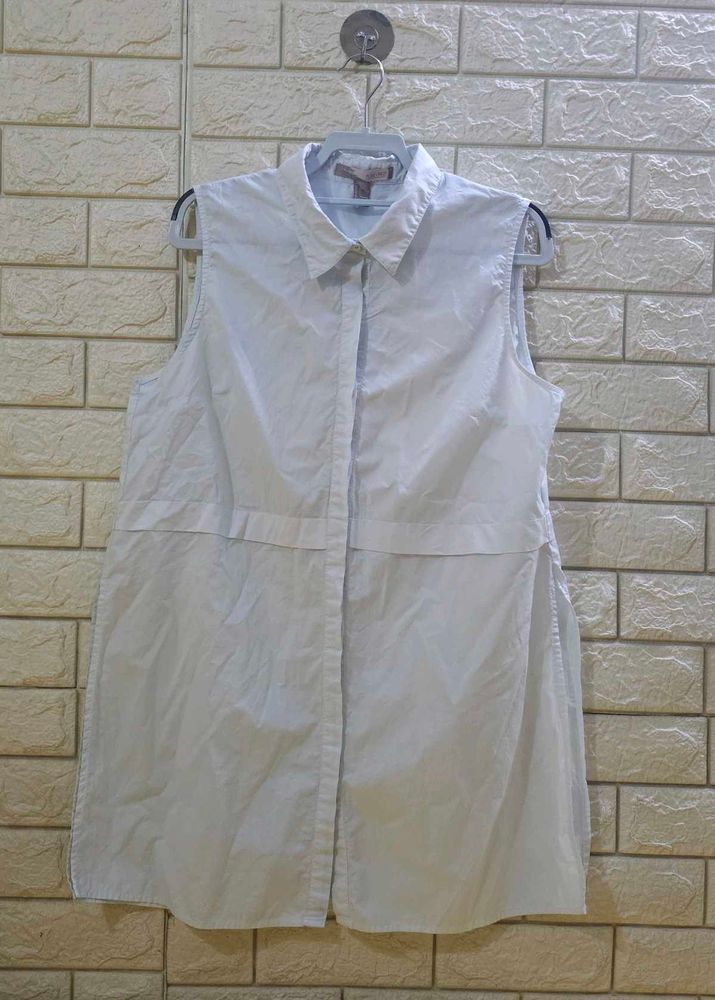 Forever 21 sleeveless button-down shirt